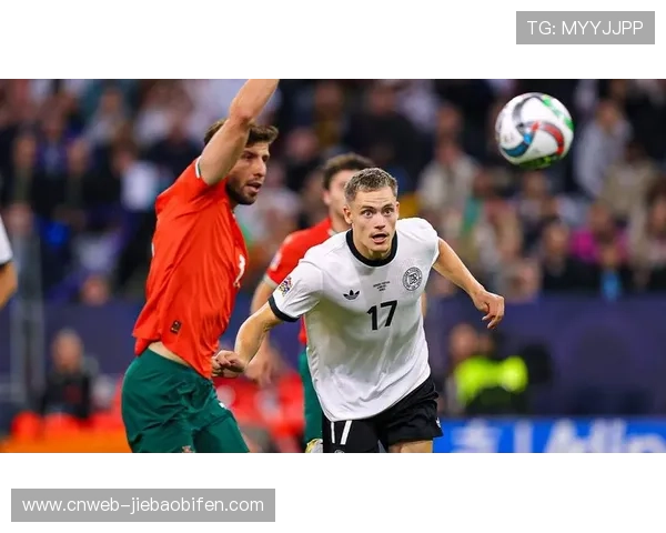 斯图加特上半场纳尔泰头球破门，经VAR确认越位无效