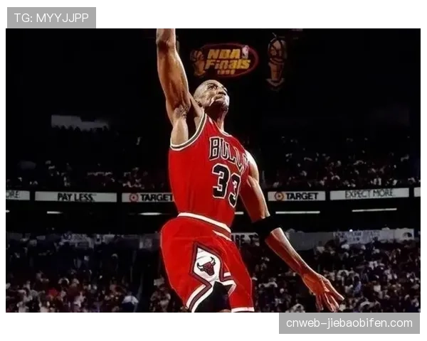 季前赛现场：新秀后卫乔丹·霍斯顿在山猫首秀中贡献关键抢断